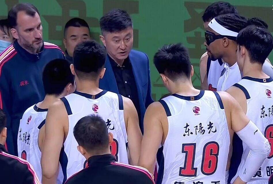 易倍体育app下载-广东男篮引发众怒，许利民确定北京换外援，徐昕成篮板王和封盖王